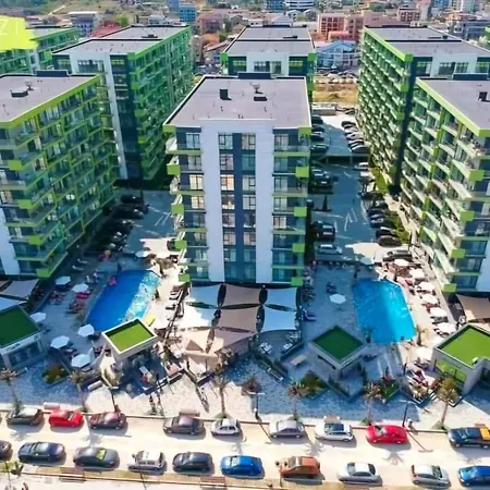 Jumeirah Luxury Alezzi - Pool & Daire