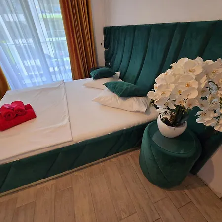 Jumeirah Luxury Alezzi - Pool & Daire *