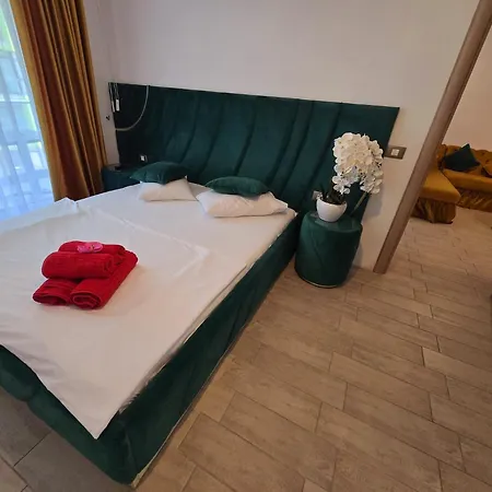 Jumeirah Luxury Alezzi - Pool &